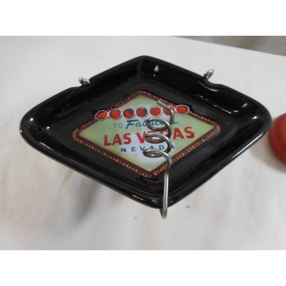 Vintage Ashtray Black Diamond Welcome to Fabulous Las Vegas + Round metal Ashtra